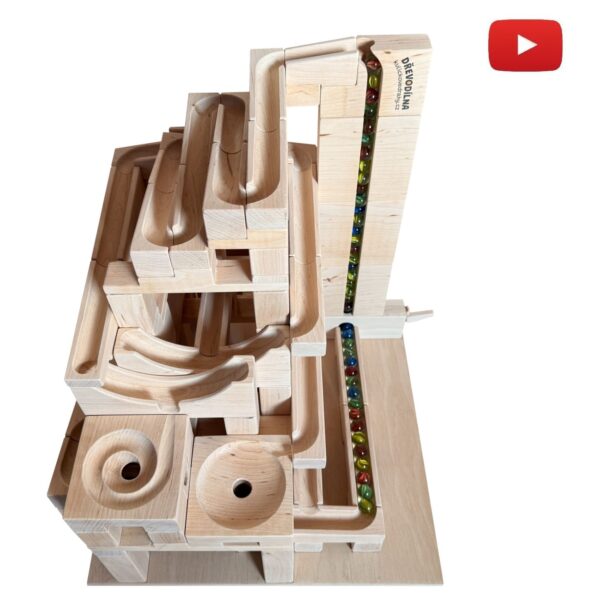 Velká kuličková dráha na skleněné kuličky